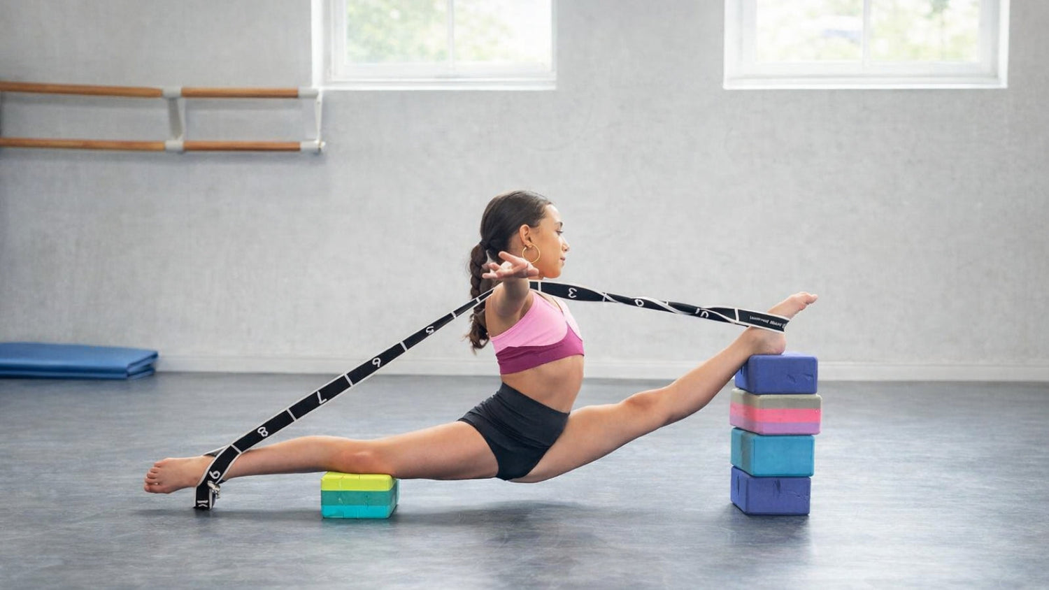 Active vs Passive Stretching: What Dancers Actually Need